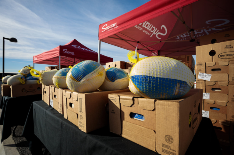 Sycuan Padres Donate Turkeys to families in need 2022